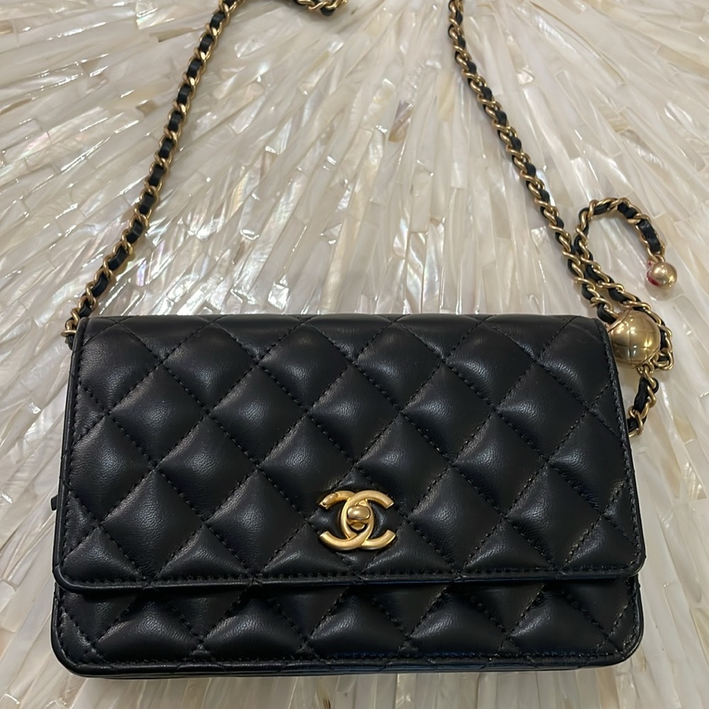 Chanel
Wallet On Chain Timeless/Classique black leather crossbody bag Never worn